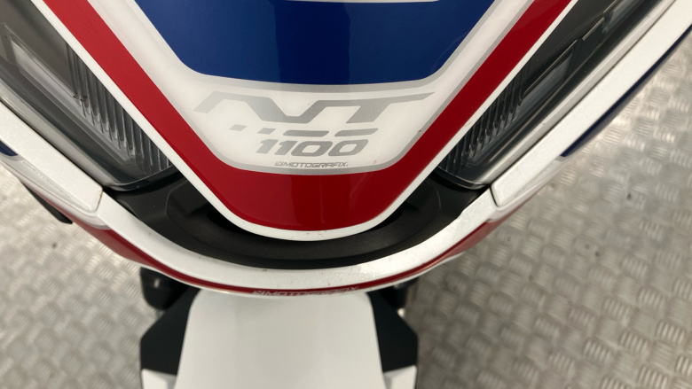 Honda NT1100 Manual (22 Model Year)